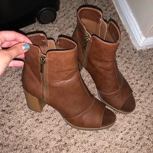 Size 8 open toe heels